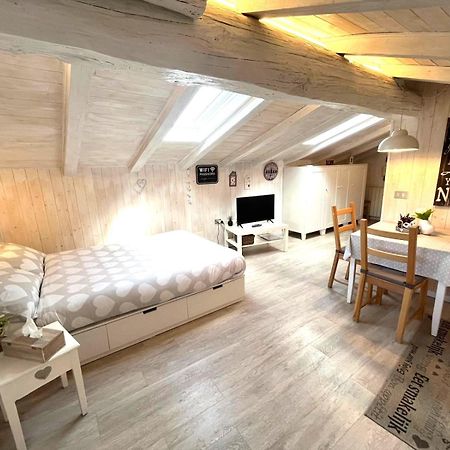 Il Piccolo Loft Nel Cuore Antico Di Aosta - You & Me Case Vacanza エクステリア 写真